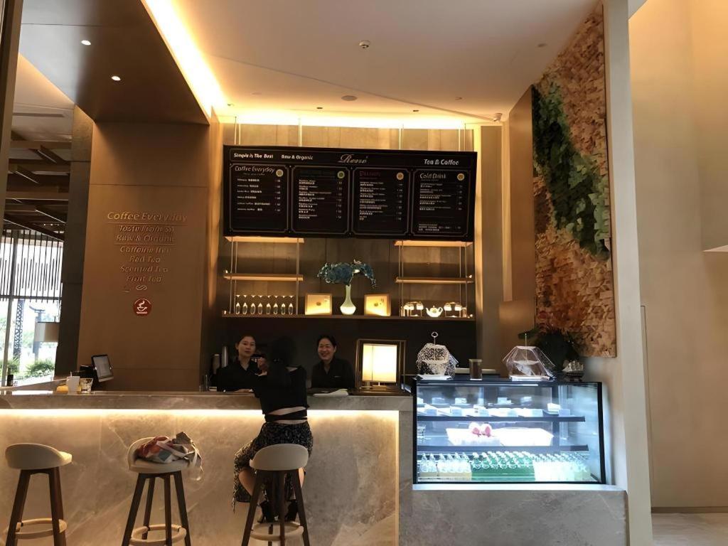Royce Hotel Шэньчжэнь Экстерьер фото